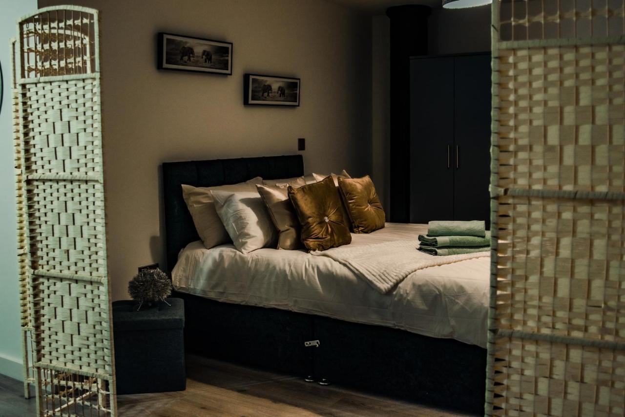Bv Cosy Basement Apartment At Conditioning House Bradford  Exterior photo